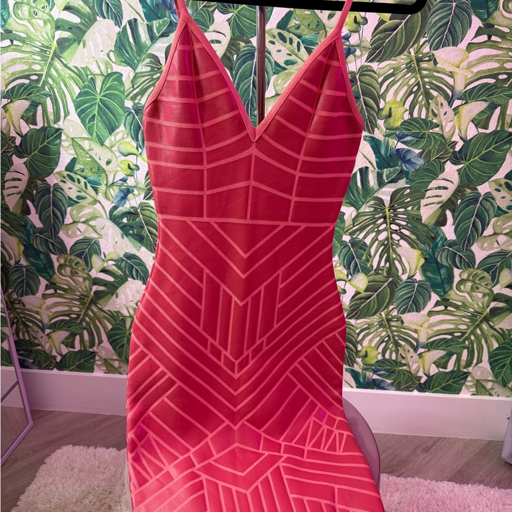 Elegant Pink Geometric Dress